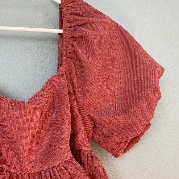 Francesca's Collections Puff Sleeve Blouse in Brick Red - Picture 3 of 5